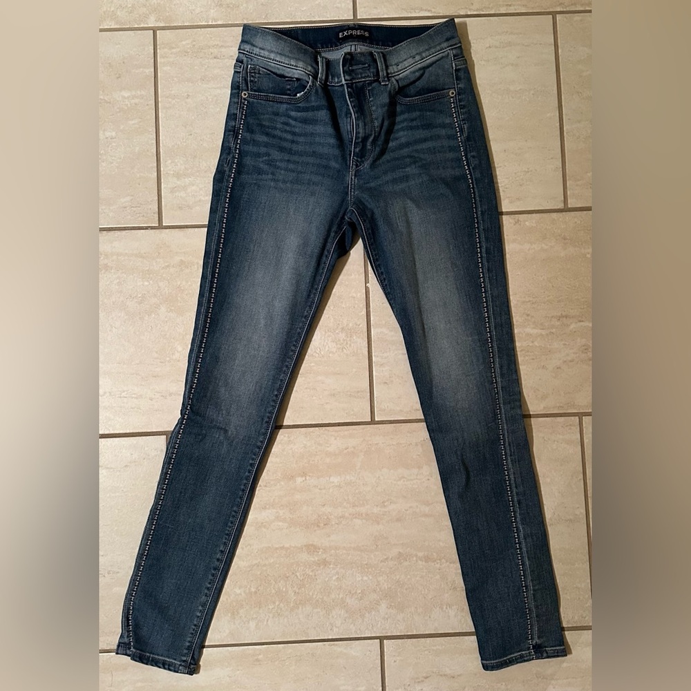 EUC (worn twice) Express cropped legging high rise, size 4R